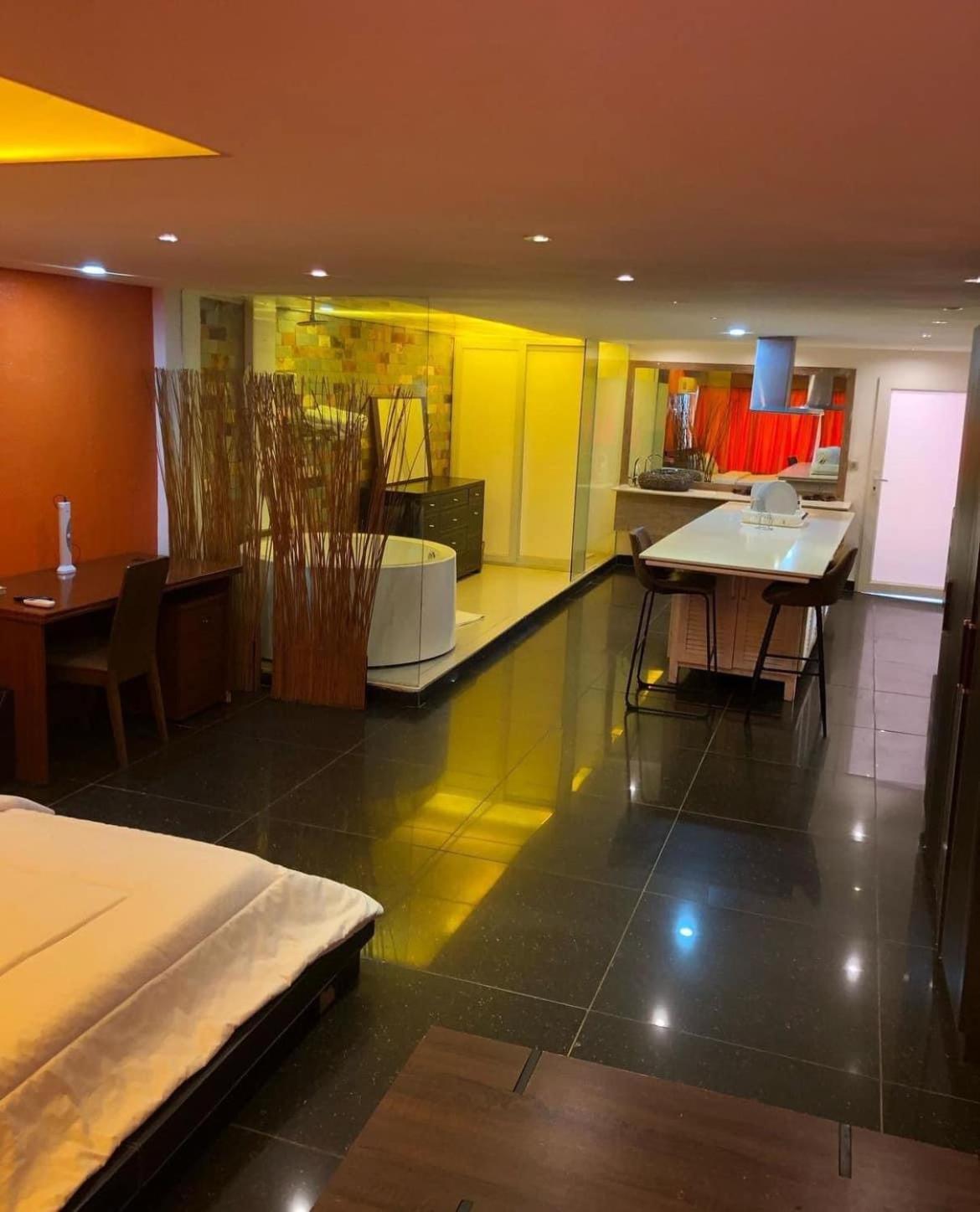 Ecologe Aparthotel Abidjan Bagian luar foto
